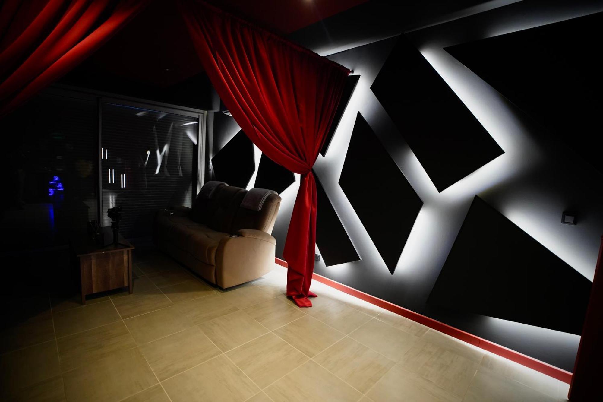 L Unique Cinema Room Γκρενόμπλ Εξωτερικό φωτογραφία