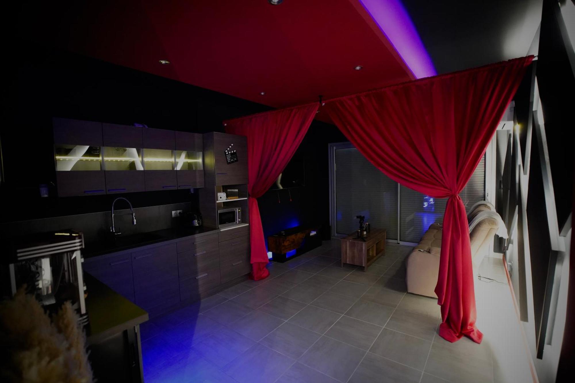 L Unique Cinema Room Γκρενόμπλ Εξωτερικό φωτογραφία
