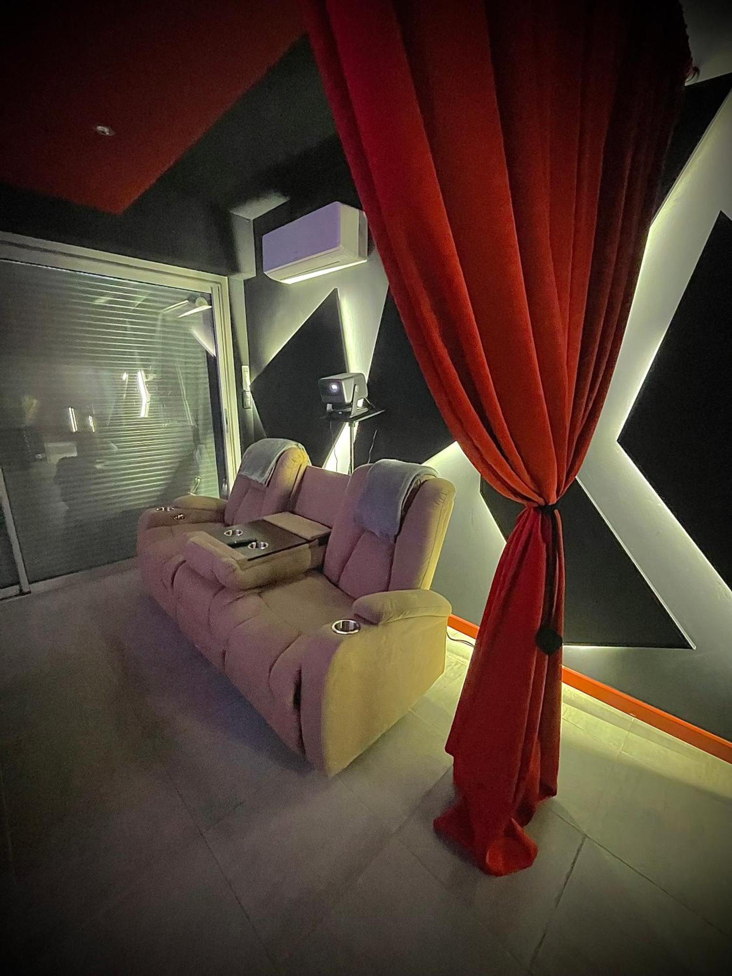 L Unique Cinema Room Γκρενόμπλ Εξωτερικό φωτογραφία